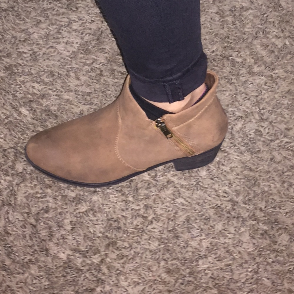 American eagle booties